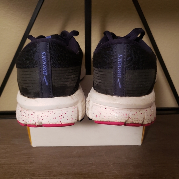 Size‎ 7 - Brooks Signal 3 Black - 120349-1B-088 - Picture 4 of 6